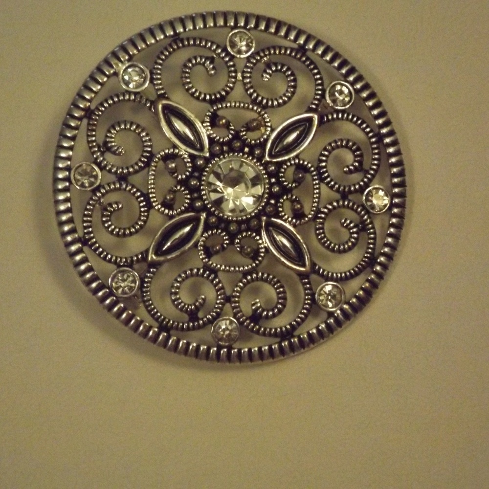 Sundial pin or necklace pendant Premier Designs